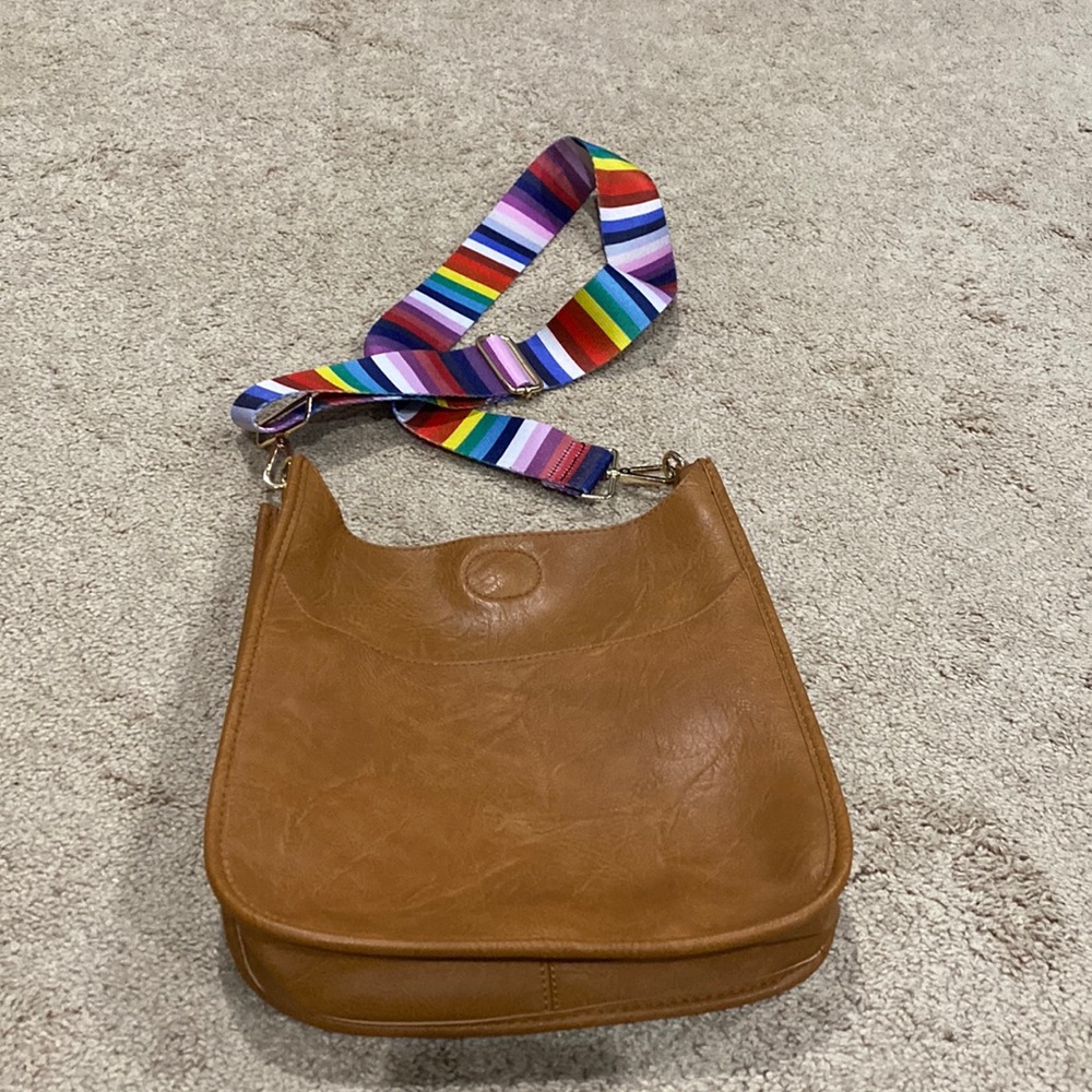 Vegan leather messenger bag - brown with adjustable strap